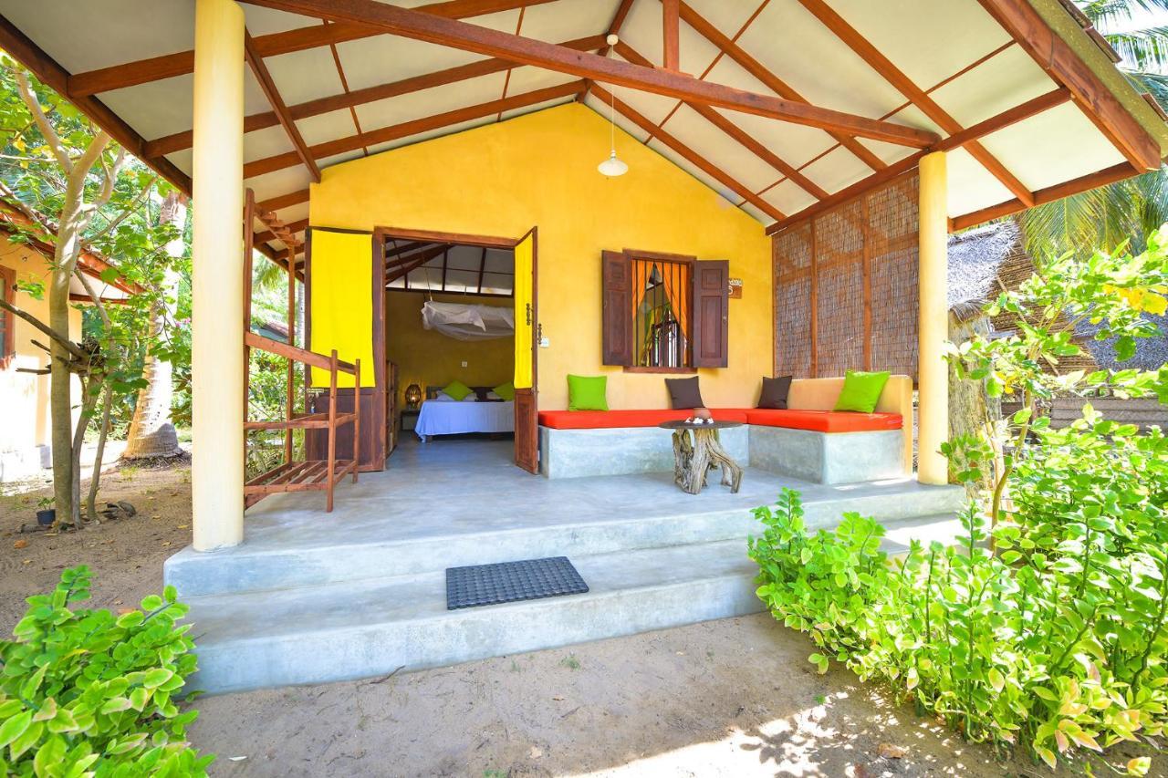Kitesurfing Lanka Hotel Kalpitiya Bilik gambar